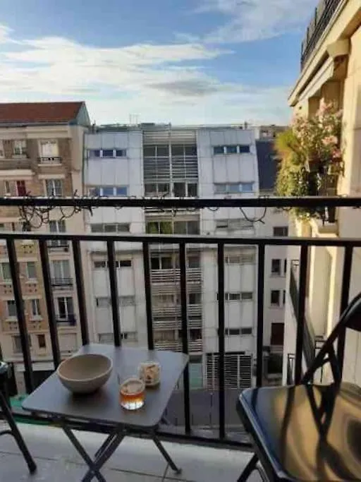 Apartament 2 Pieces Lumineux Quartier Anime Paryż